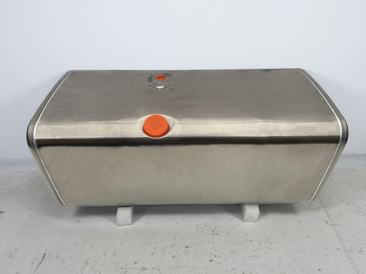 SCANIA - Serbatori i karburantit: foto 1 SCANIA - Serbatori i karburantit: foto 1