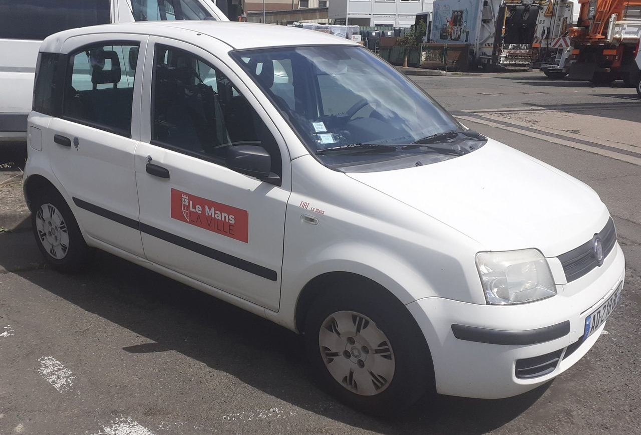 AD-218-BE - FIAT Panda 1.2 Dynamic - Veturë: foto 4 AD-218-BE - FIAT Panda 1.2 Dynamic - Veturë: foto 4