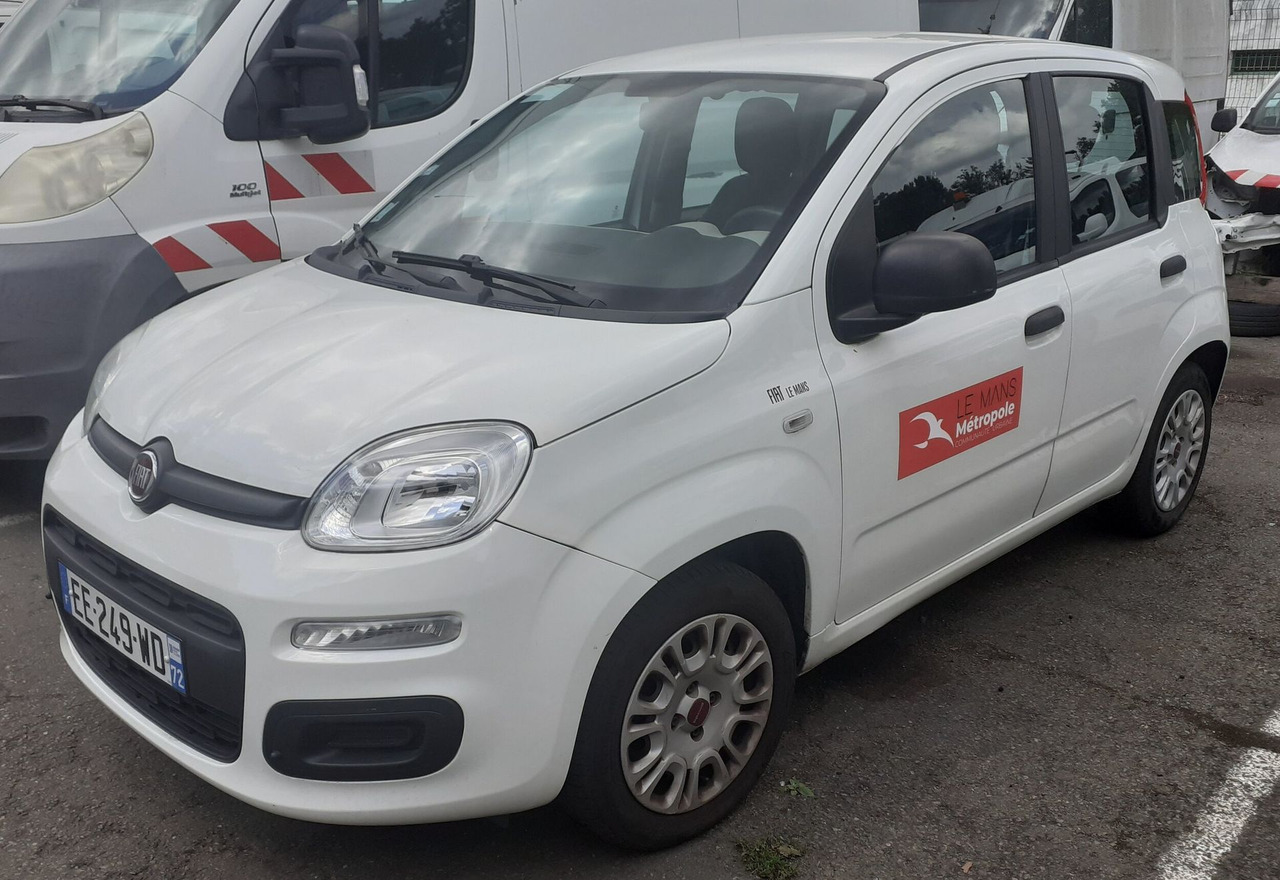 EE-249-72 - FIAT Panda Easy 1.2 - Veturë: foto 2 EE-249-72 - FIAT Panda Easy 1.2 - Veturë: foto 2
