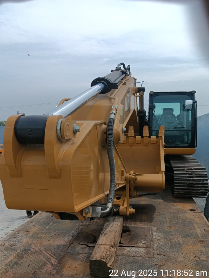 CATERPILLAR 323D3 - Ekskavator: foto 1 CATERPILLAR 323D3 - Ekskavator: foto 1