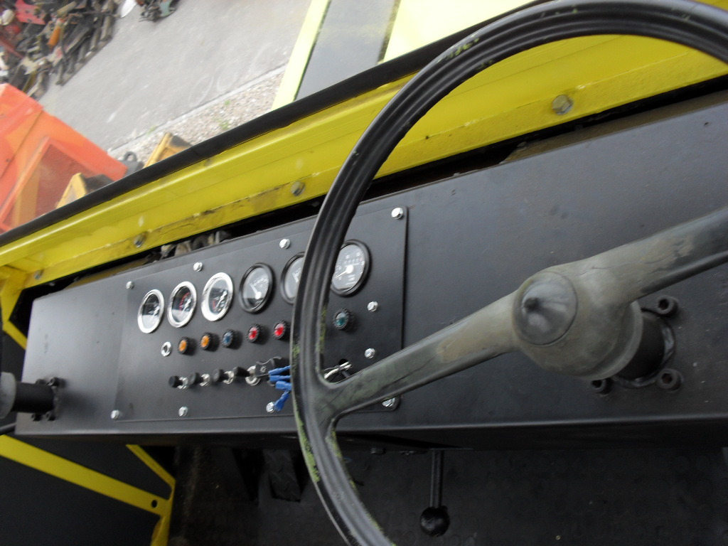 Stavostroj Remasz VP200 - Rul pneumatik: foto 3 Stavostroj Remasz VP200 - Rul pneumatik: foto 3