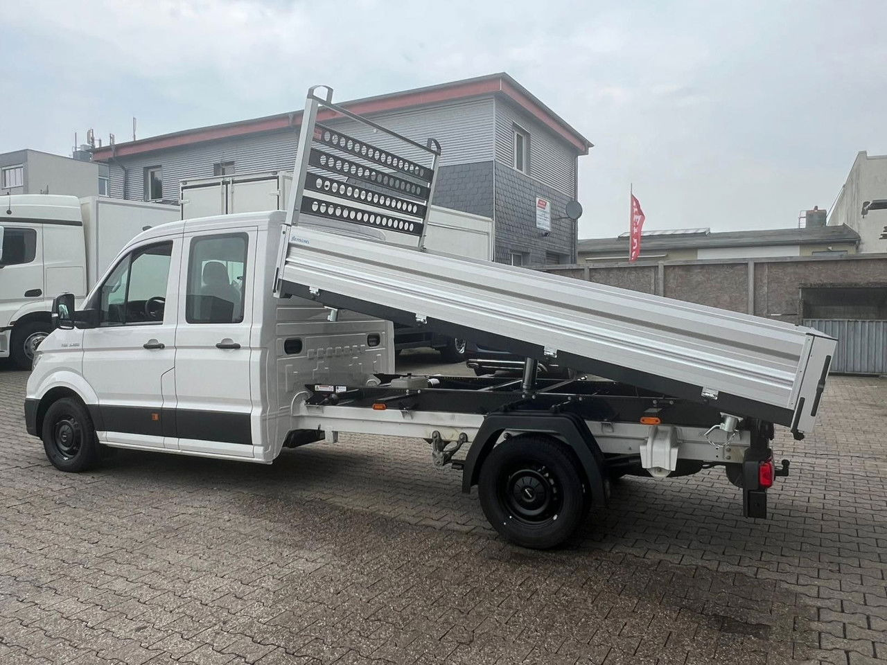MAN TGE 3 3.180 L4 - 3-Seiten-Kipper 3,5t Aut. LED DC - Kamioncine vetëshkarkuese, Kamioncine dopio kabinë: foto 3 MAN TGE 3 3.180 L4 - 3-Seiten-Kipper 3,5t Aut. LED DC - Kamioncine vetëshkarkuese, Kamioncine dopio kabinë: foto 3
