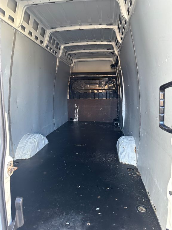 Iveco Daily 35S14 MAXI L4H3 HiMatic Iveco Daily 35S14 MAXI L4H3 HiMatic - Furgon: foto 5 Iveco Daily 35S14 MAXI L4H3 HiMatic Iveco Daily 35S14 MAXI L4H3 HiMatic - Furgon: foto 5