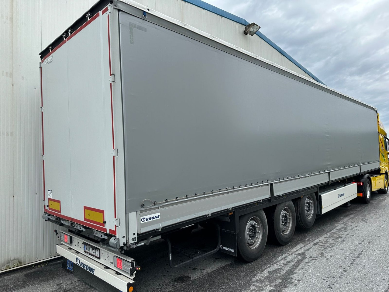 Krone SD 27 Bordwand Pal-K.asten Lift XL-Code - Gjysmë rimorkio me tendë: foto 3 Krone SD 27 Bordwand Pal-K.asten Lift XL-Code - Gjysmë rimorkio me tendë: foto 3