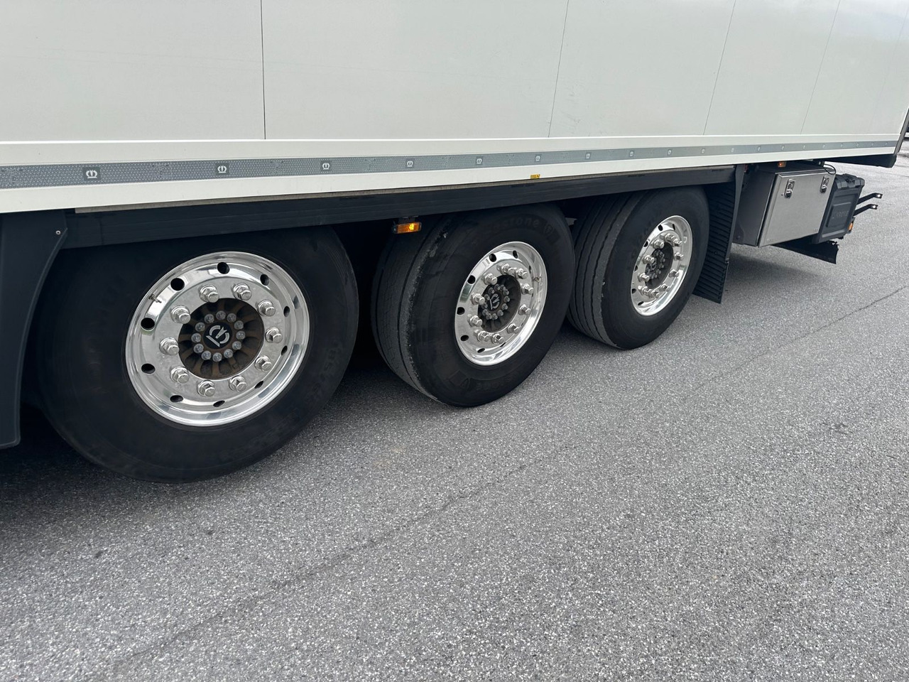 Krone SDR 27 Vector 1550 Doppelstock/Blumenbreit - Gjysmë rimorkio me vagonetë të mbyllur: foto 5 Krone SDR 27 Vector 1550 Doppelstock/Blumenbreit - Gjysmë rimorkio me vagonetë të mbyllur: foto 5