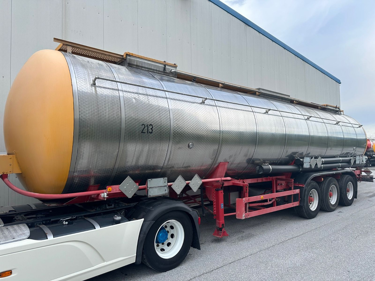 Schwarzmüller Chemi L4BH 42050L Lift BPW - Gjysmë rimorkio me bot: foto 1 Schwarzmüller Chemi L4BH 42050L Lift BPW - Gjysmë rimorkio me bot: foto 1