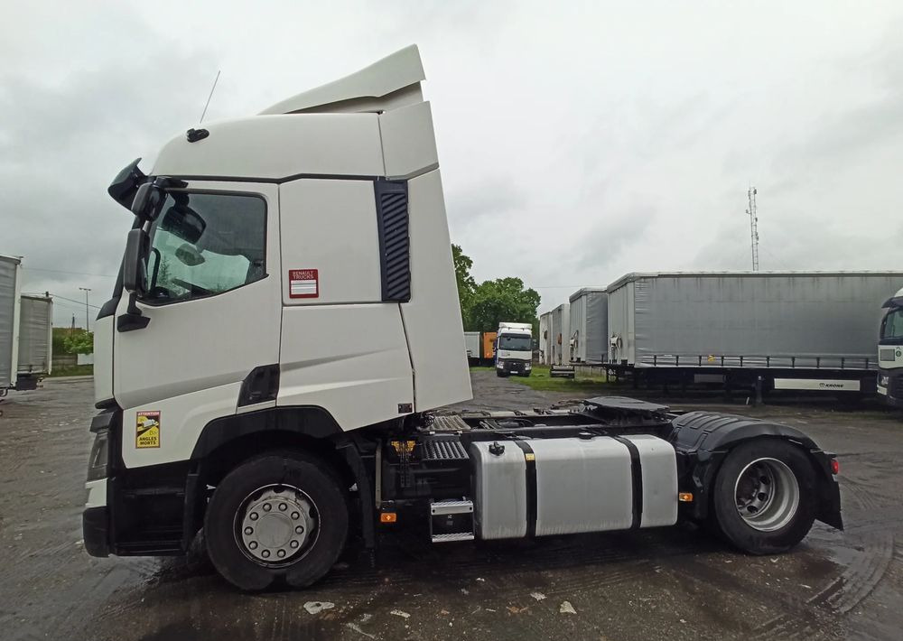 Renault T - Gjysmë-kamion: foto 3 Renault T - Gjysmë-kamion: foto 3