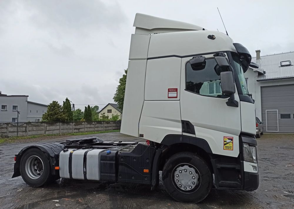 Renault T - Gjysmë-kamion: foto 2 Renault T - Gjysmë-kamion: foto 2