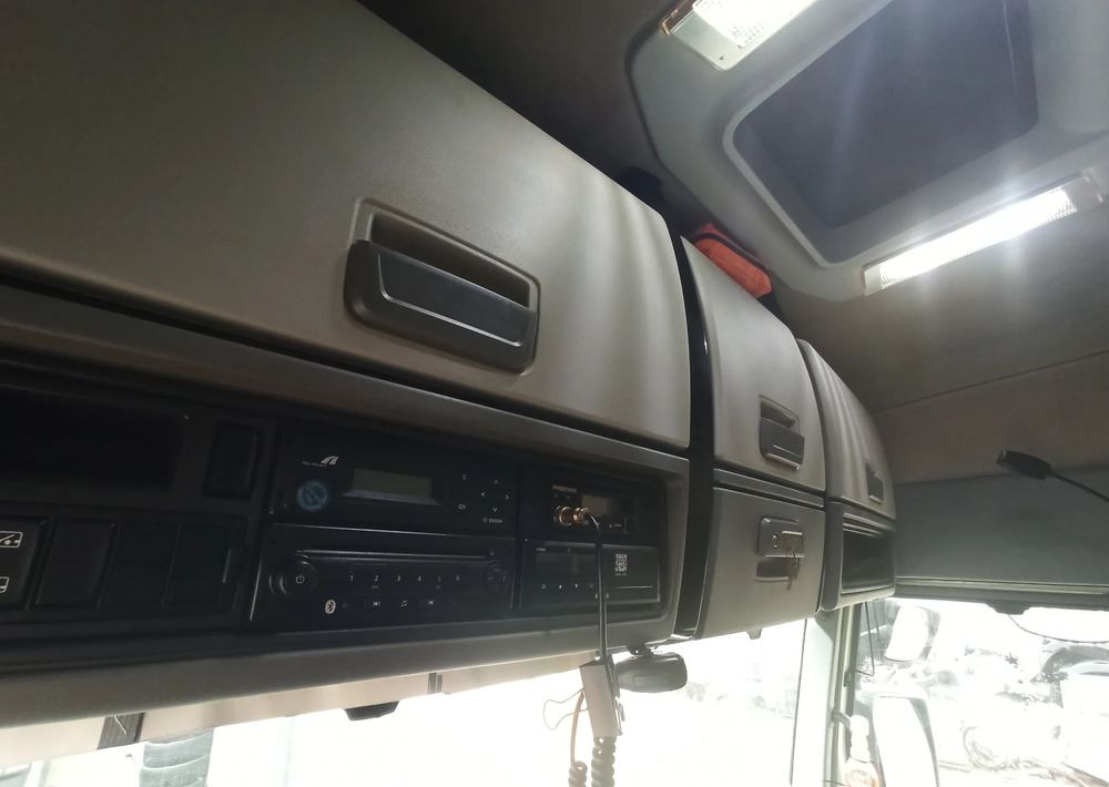 Renault T - Gjysmë-kamion: foto 5 Renault T - Gjysmë-kamion: foto 5