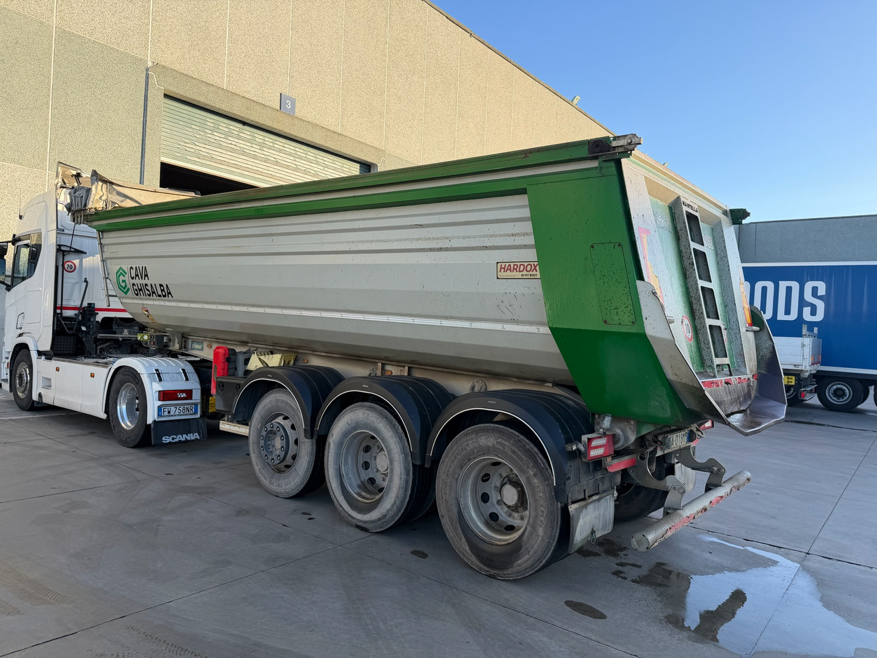 MANTELLA TRAILERS Stratosphere SRM3 - Gjysmë rimorkio vetëshkarkuese: foto 4 MANTELLA TRAILERS Stratosphere SRM3 - Gjysmë rimorkio vetëshkarkuese: foto 4