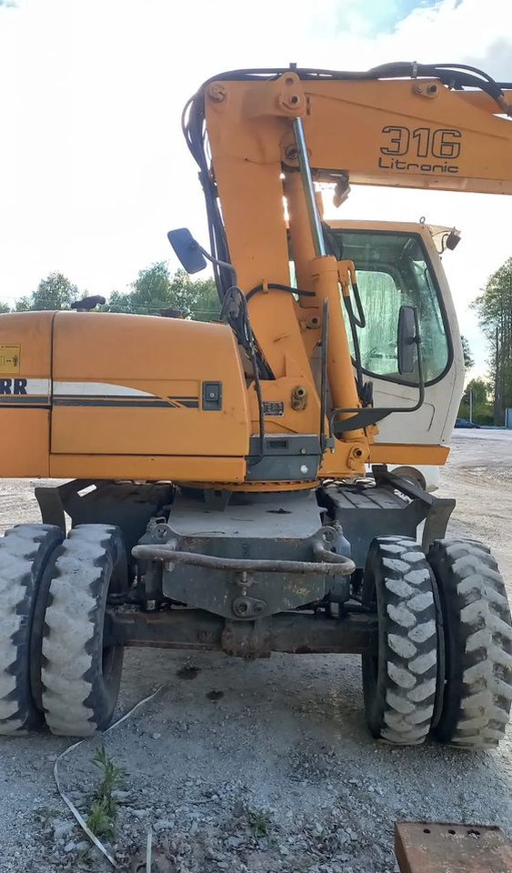 Liebherr A316 - Ekskavator me goma: foto 3 Liebherr A316 - Ekskavator me goma: foto 3