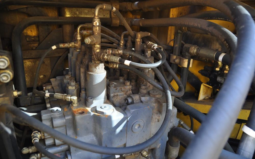 Rozdzielacz koparki new holland E485 - Sistemi hidraulik: foto 1 Rozdzielacz koparki new holland E485 - Sistemi hidraulik: foto 1