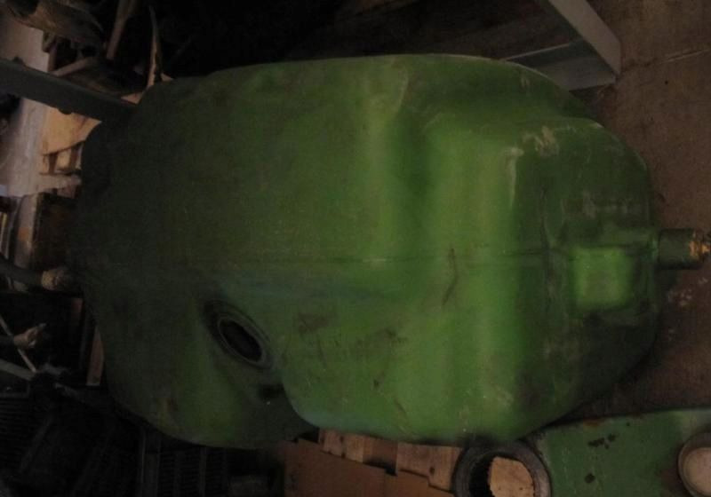 JOHN DEERE 2140 BAK ZBIORNIK PALIWA TANK - Serbatori i karburantit për Makineri bujqësore: foto 1 JOHN DEERE 2140 BAK ZBIORNIK PALIWA TANK - Serbatori i karburantit për Makineri bujqësore: foto 1
