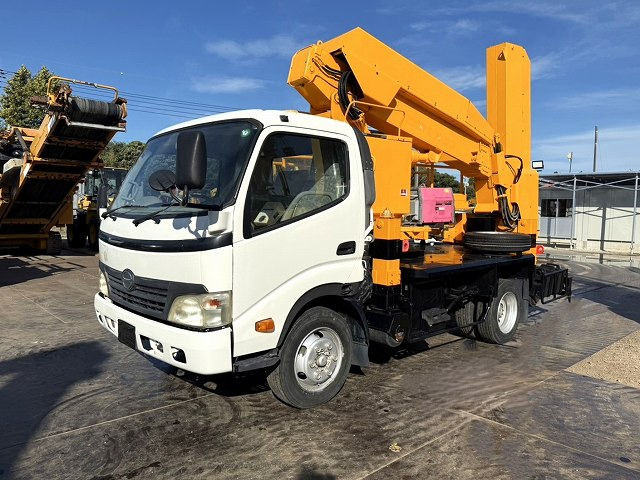 TADANO BT-200-2 - Platformë ajrore e montuar në kamion: foto 1 TADANO BT-200-2 - Platformë ajrore e montuar në kamion: foto 1