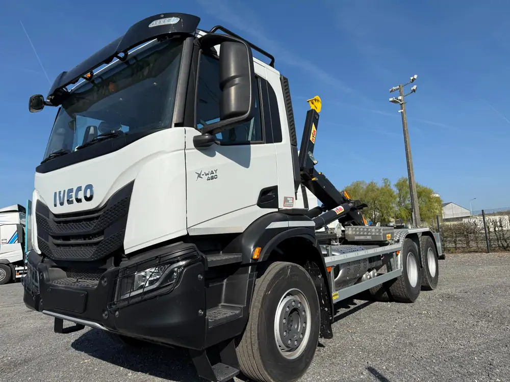 Iveco AD300T48 HYVALIFT 20 TONS*pare-choc hydraulique - Kamion vetëngarkues: foto 1 Iveco AD300T48 HYVALIFT 20 TONS*pare-choc hydraulique - Kamion vetëngarkues: foto 1