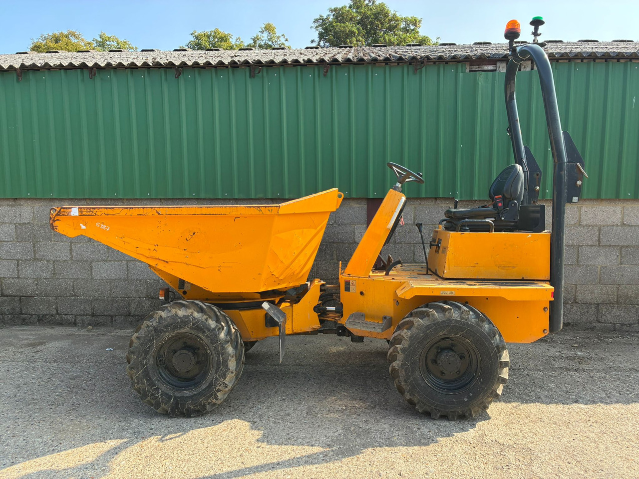 THWAITES MACH 573 - Shkarkues: foto 1 THWAITES MACH 573 - Shkarkues: foto 1
