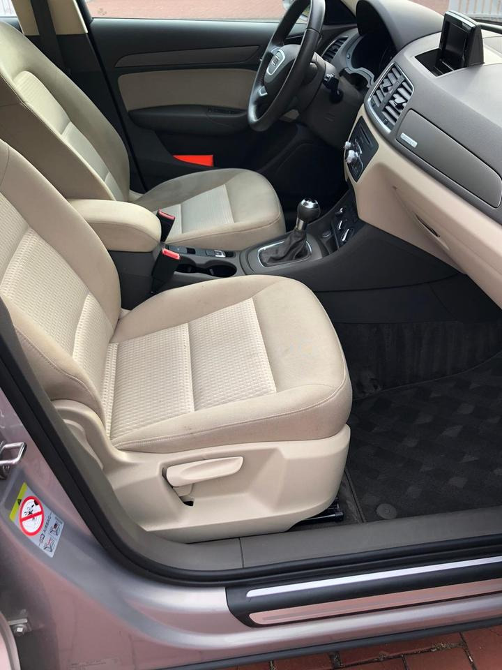 Audi Q3 TFSI + quattro + Autom. + ANK. + TÜV - Veturë: foto 4 Audi Q3 TFSI + quattro + Autom. + ANK. + TÜV - Veturë: foto 4