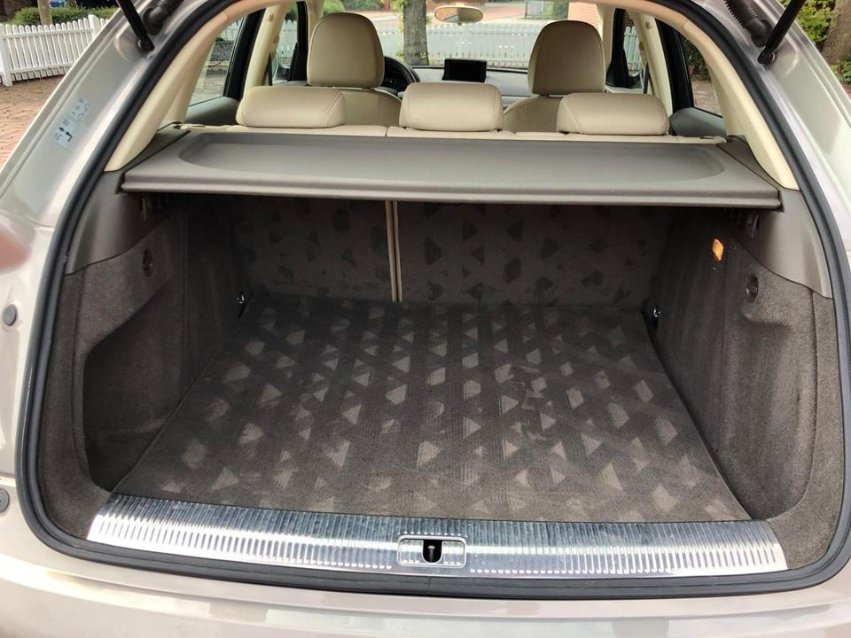 Audi Q3 TFSI + quattro + Autom. + ANK. + TÜV - Veturë: foto 5 Audi Q3 TFSI + quattro + Autom. + ANK. + TÜV - Veturë: foto 5