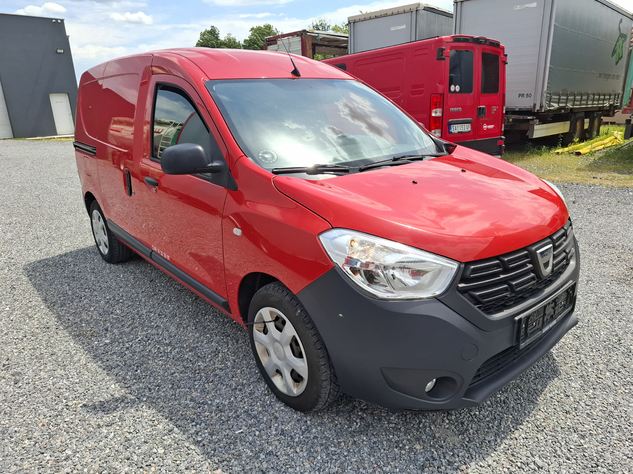 DACIA Dokker 1.5 DCI - Kamioncine me kontinier: foto 1 DACIA Dokker 1.5 DCI - Kamioncine me kontinier: foto 1