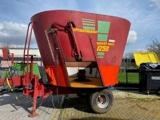 Strautmann Vertimix 1250 - Vagon për përzierjen e foragjereve: foto 1 Strautmann Vertimix 1250 - Vagon për përzierjen e foragjereve: foto 1