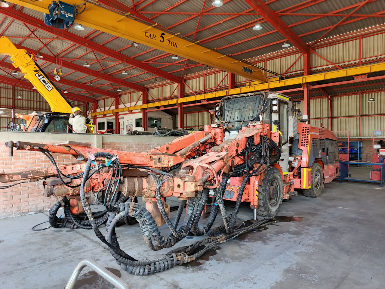 SANDVIK DD321-40C - Makineri minerare: foto 1 SANDVIK DD321-40C - Makineri minerare: foto 1