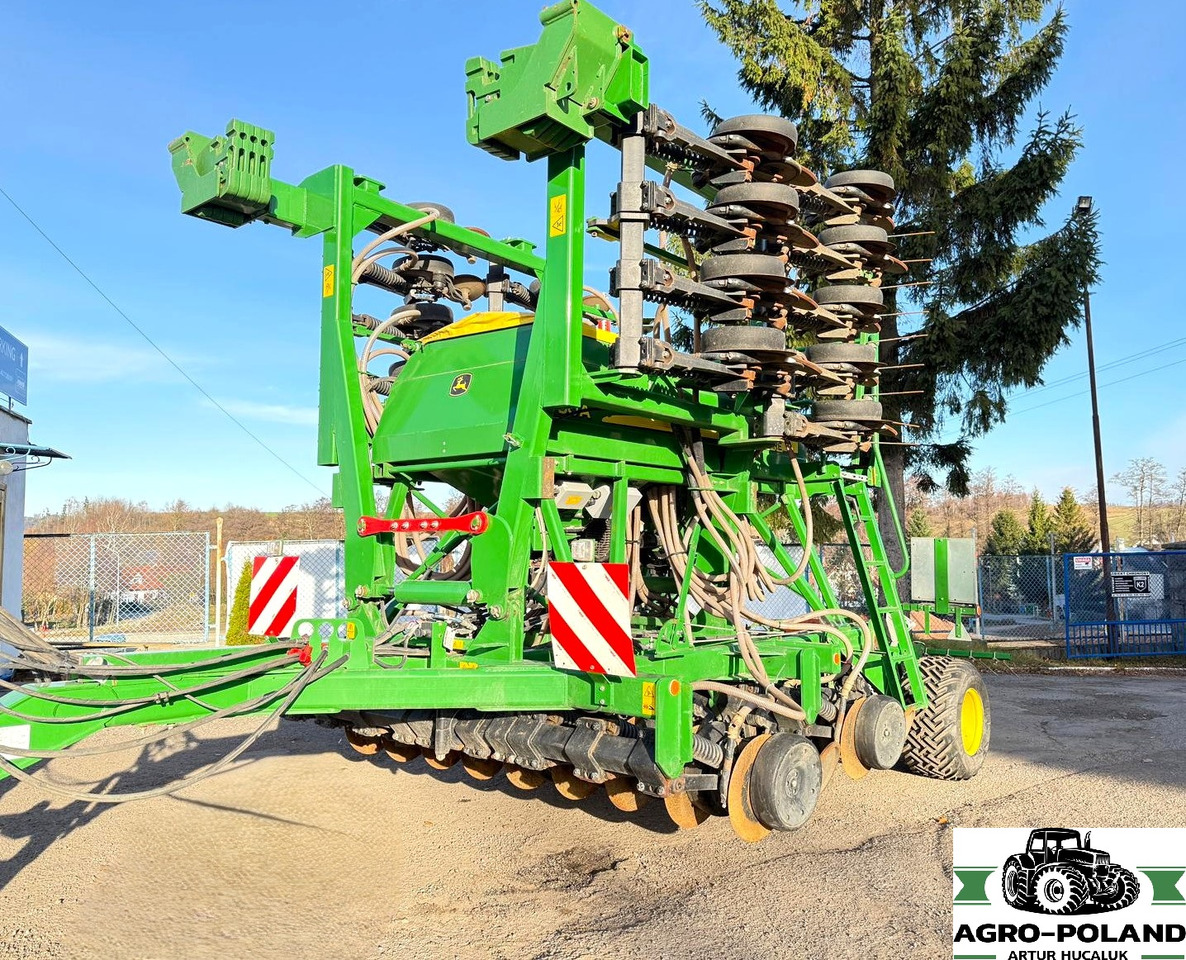 JOHN DEERE 750A - 2017 ROK - 6 M - 2649 H - GREENSTAR/ISOBUS - NOWSZY MODEL - Mbjellëse në radhë: foto 1 JOHN DEERE 750A - 2017 ROK - 6 M - 2649 H - GREENSTAR/ISOBUS - NOWSZY MODEL - Mbjellëse në radhë: foto 1