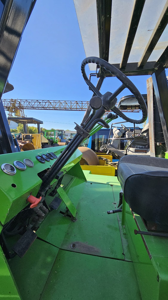 CATERPILLAR V330B - Ngarkues me pirun për terren të ashpër: foto 4 CATERPILLAR V330B - Ngarkues me pirun për terren të ashpër: foto 4