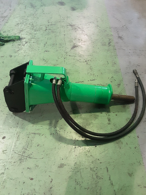 MONTABERT BRP70 - Çekiç hidraulik: foto 4 MONTABERT BRP70 - Çekiç hidraulik: foto 4