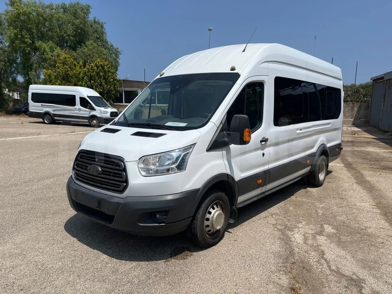 Ford Transit - Minibus, Furgon pasagjerësh: foto 4 Ford Transit - Minibus, Furgon pasagjerësh: foto 4