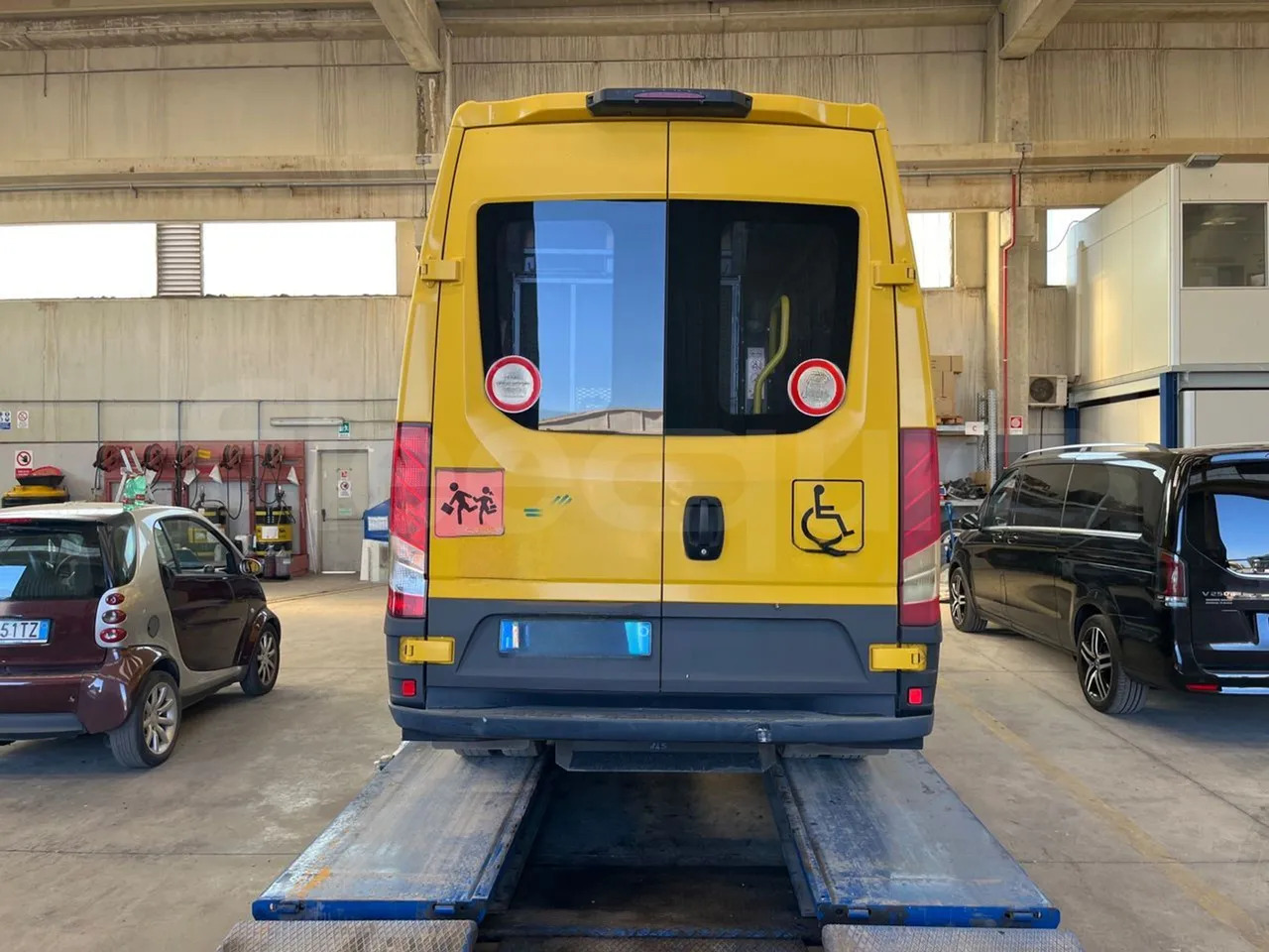 Iveco Daily - Autobus shkollor: foto 4 Iveco Daily - Autobus shkollor: foto 4