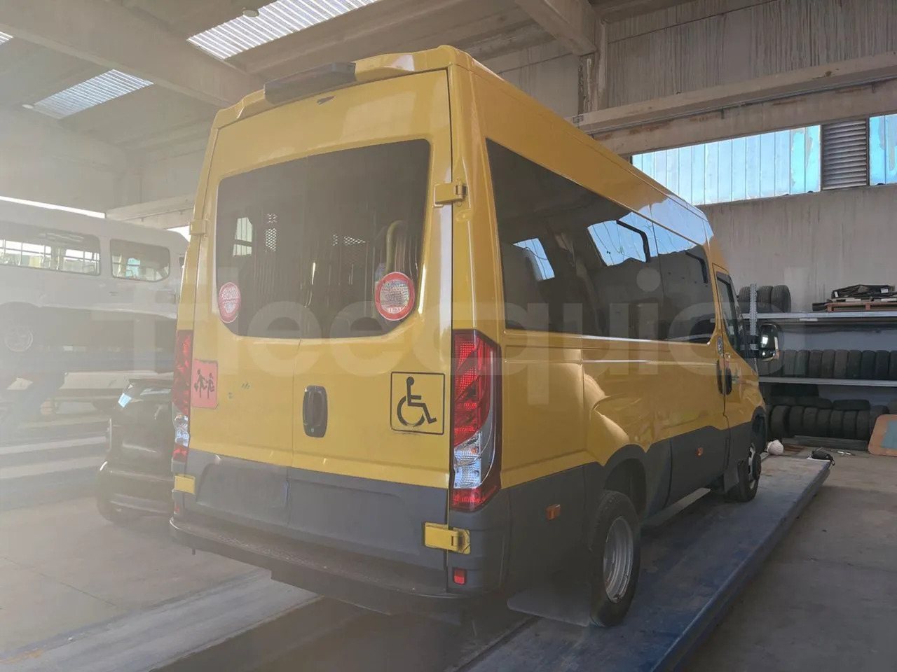 Autobus shkollor Iveco Daily: foto 9