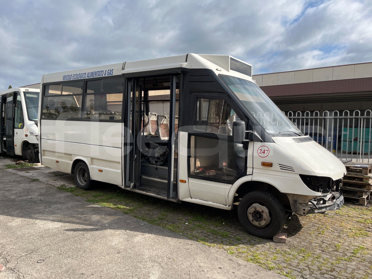 Minibus, Furgon pasagjerësh Mercedes-Benz 414T: foto 8