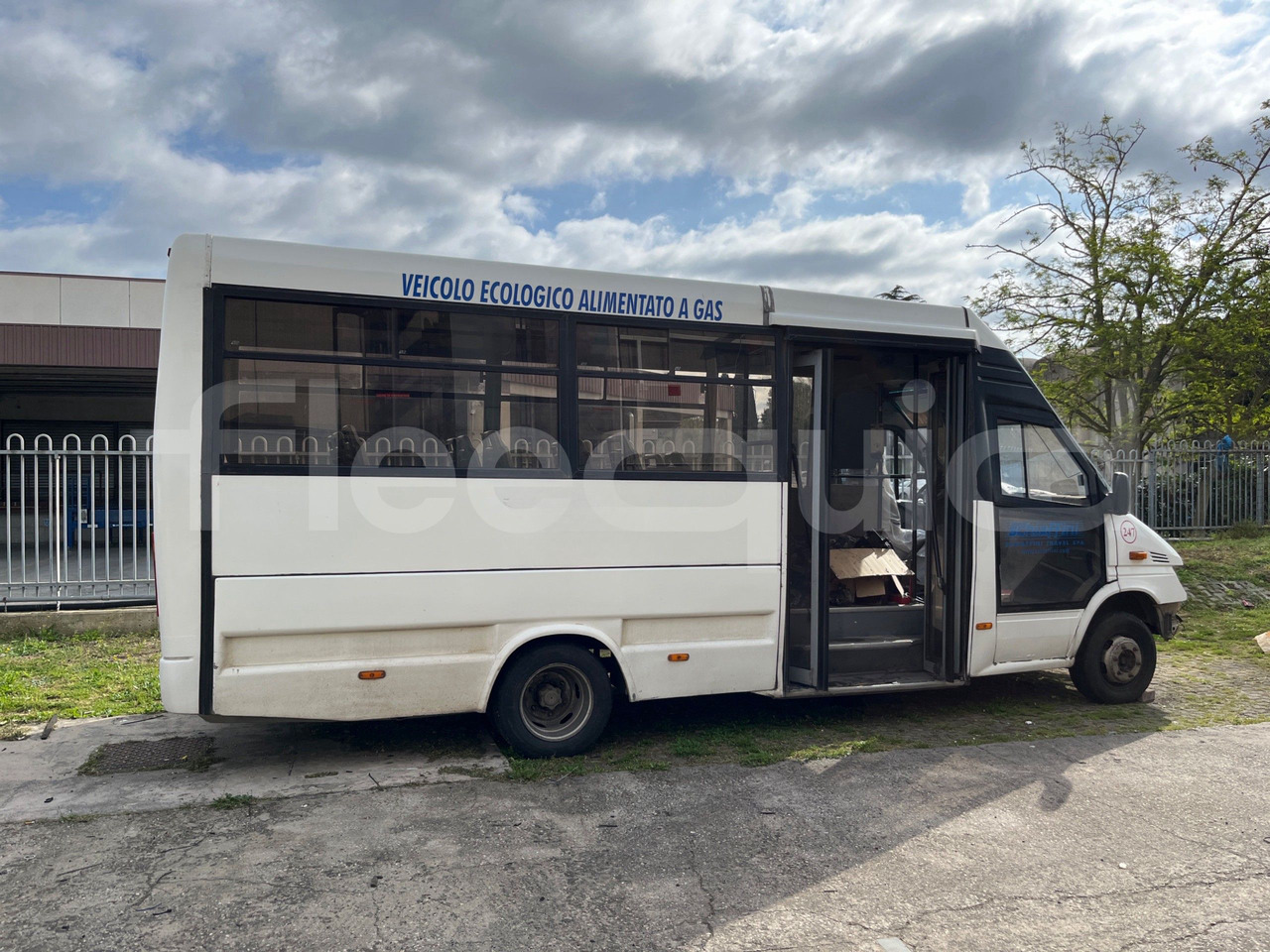 Minibus, Furgon pasagjerësh Mercedes-Benz 414T: foto 9