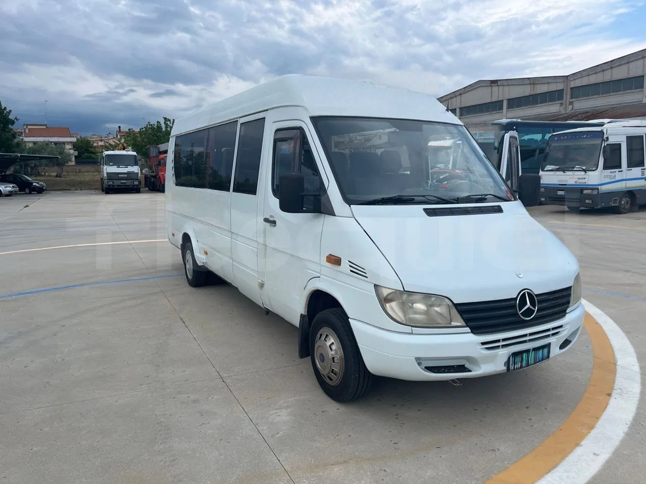 Mercedes-Benz Sprinter - Minibus, Furgon pasagjerësh: foto 1 Mercedes-Benz Sprinter - Minibus, Furgon pasagjerësh: foto 1
