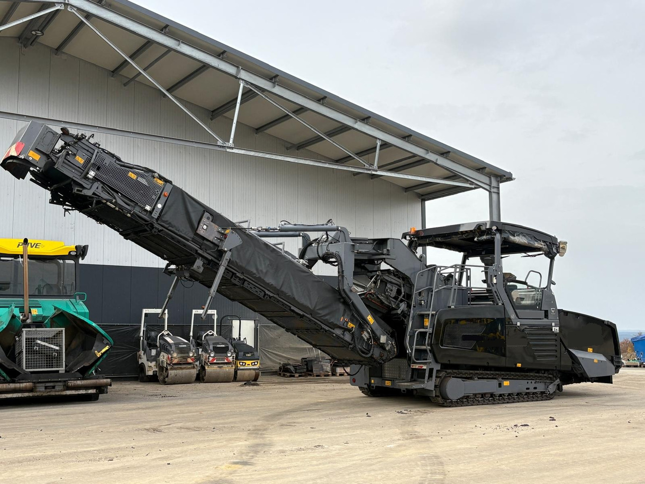 VÖGELE MT 3000-3i OFFSET - Shtrues asfalti: foto 1 VÖGELE MT 3000-3i OFFSET - Shtrues asfalti: foto 1