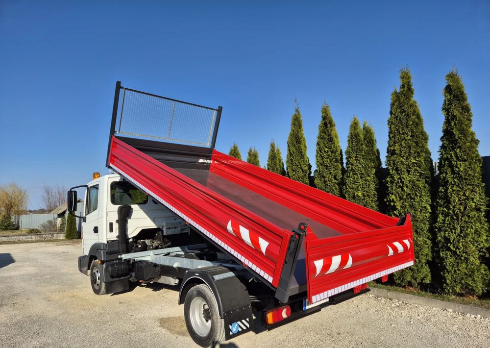 Nissan Atleon 56.13 3.0 130KM - Kamioncine vetëshkarkuese: foto 3 Nissan Atleon 56.13 3.0 130KM - Kamioncine vetëshkarkuese: foto 3