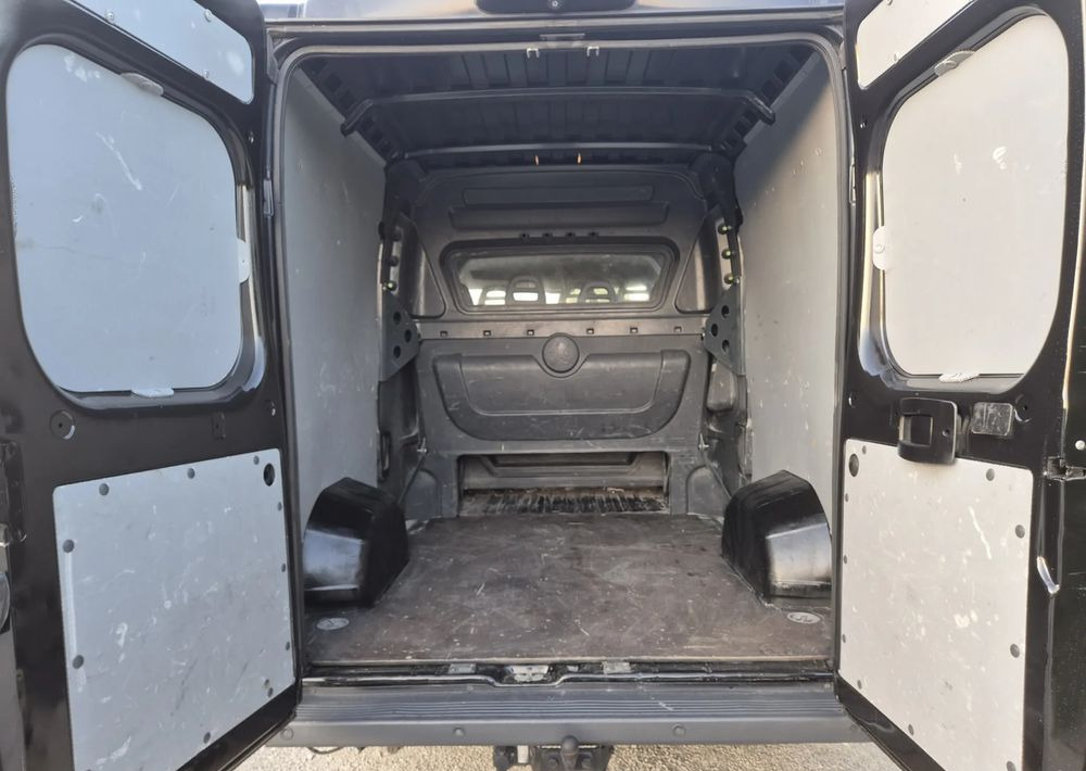 Peugeot Boxer 2.2 130KM Dubel kabina - Furgon, Kamioncine dopio kabinë: foto 4 Peugeot Boxer 2.2 130KM Dubel kabina - Furgon, Kamioncine dopio kabinë: foto 4