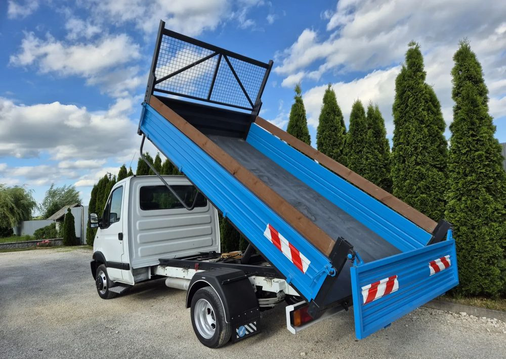 Renault Mascott Silnik Iveco 2.8 130KM - Kamioncine vetëshkarkuese: foto 3 Renault Mascott Silnik Iveco 2.8 130KM - Kamioncine vetëshkarkuese: foto 3