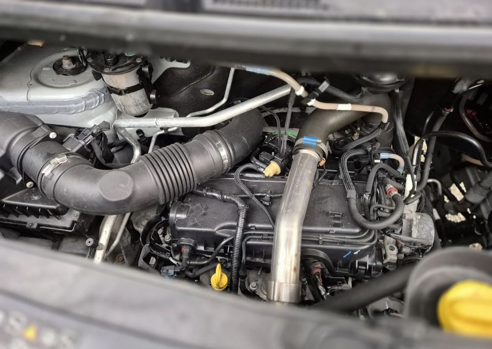 Kamioncine me tendë Renault Master 2.3 150KM: foto 16