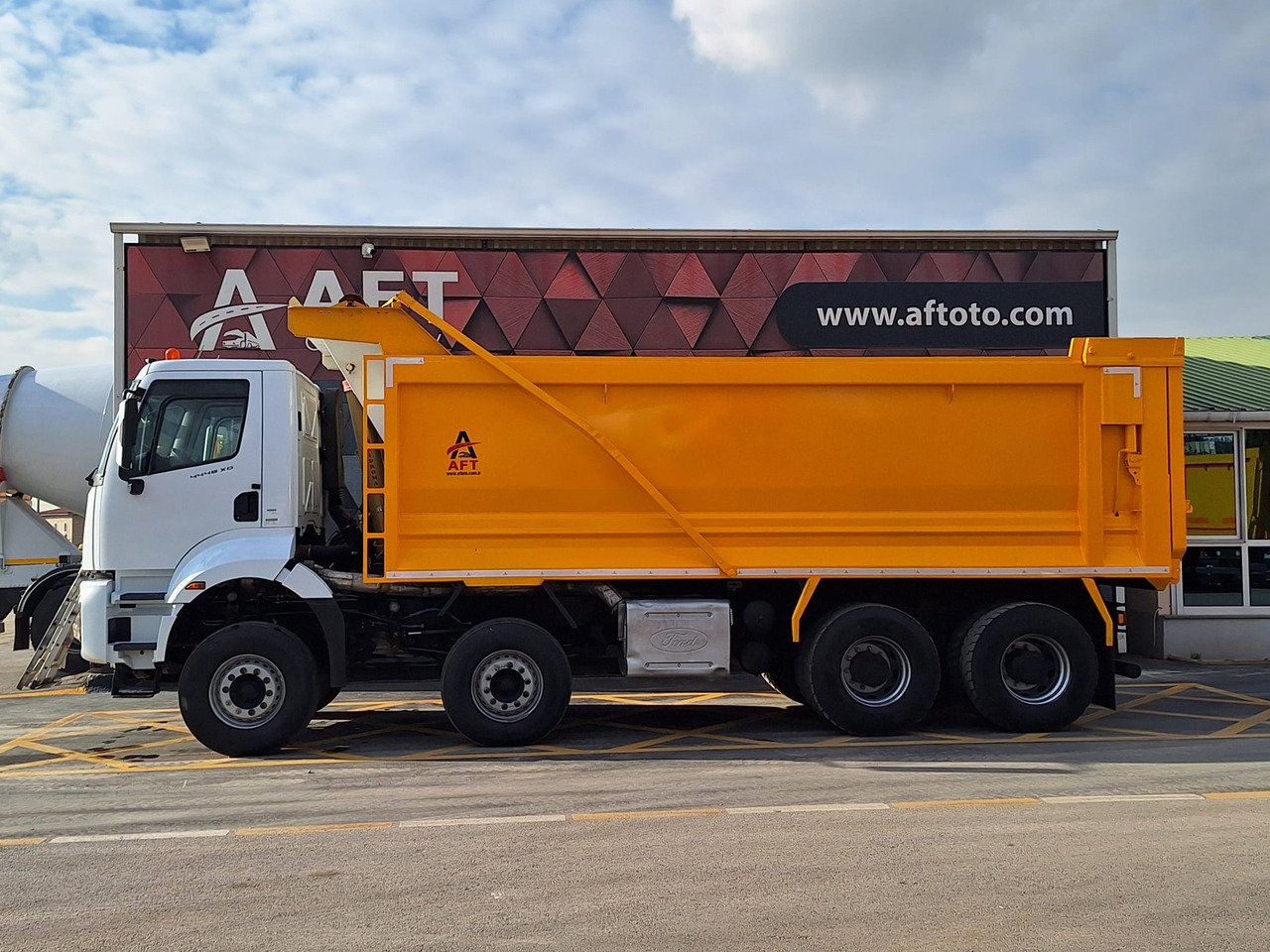 FORD 4445 XD - Kamion vetëshkarkues: foto 5 FORD 4445 XD - Kamion vetëshkarkues: foto 5