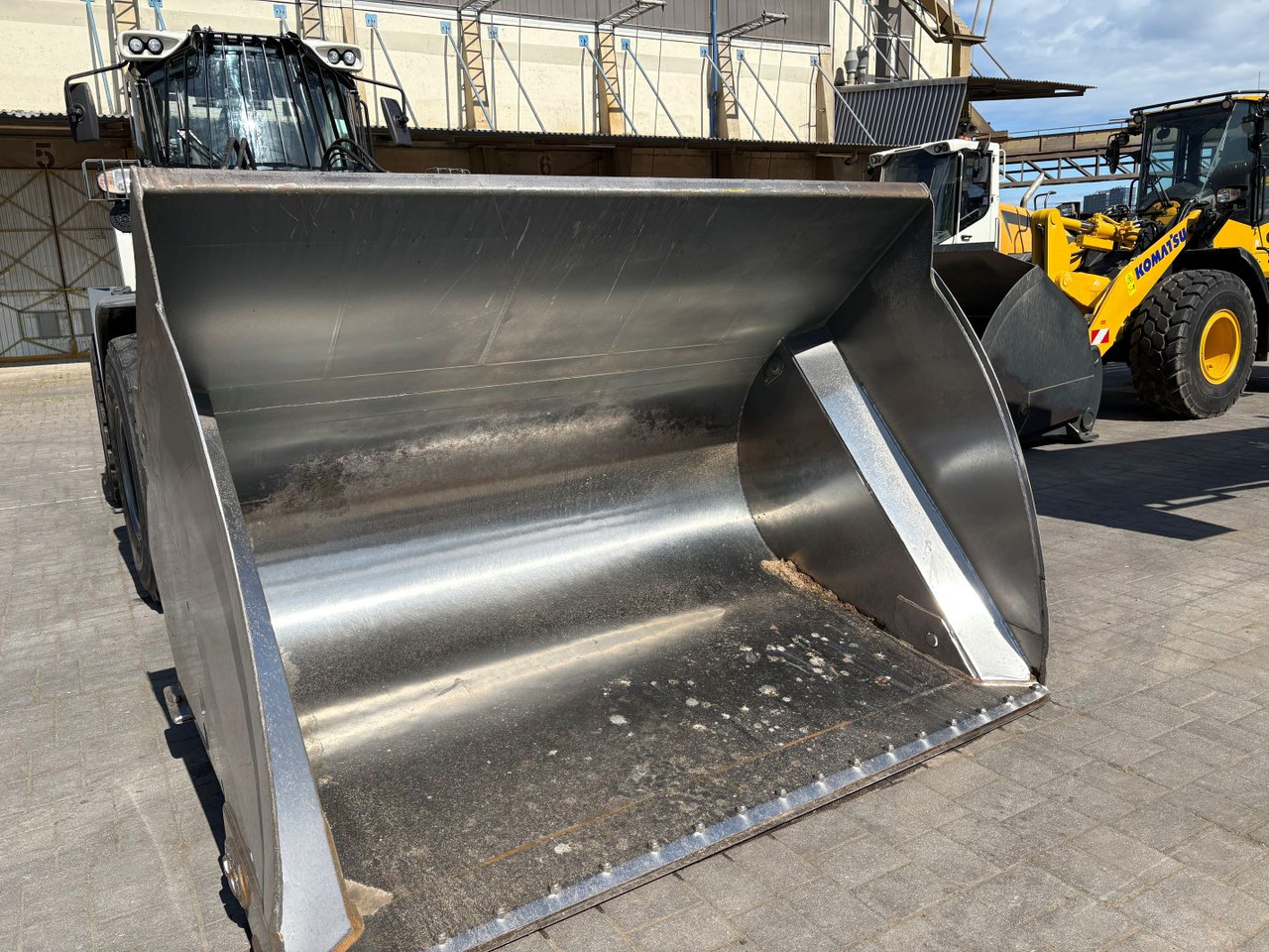 LIEBHERR L538 - Fadrom me goma: foto 5 LIEBHERR L538 - Fadrom me goma: foto 5