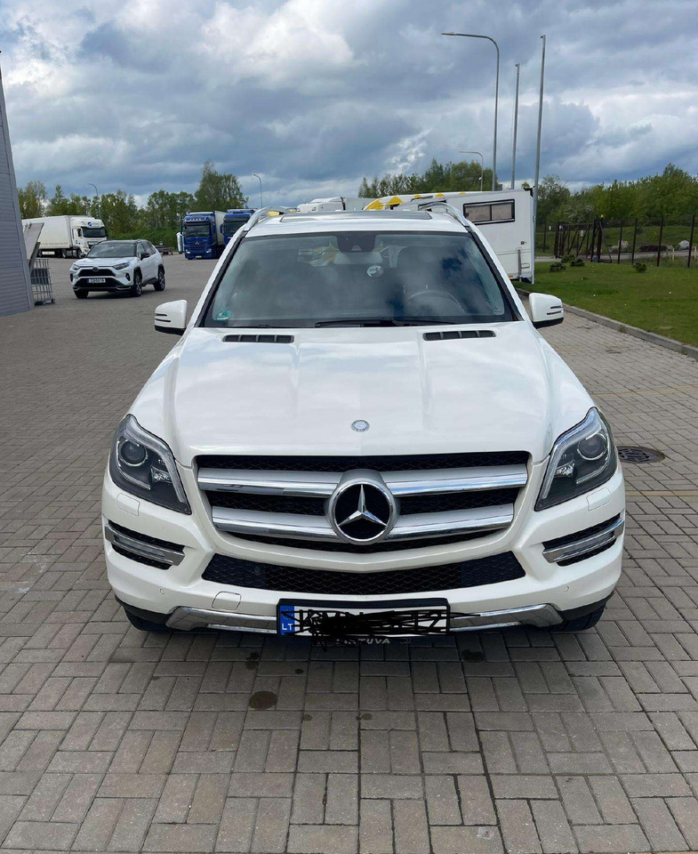 Mercedes-Benz GL350 - SUV: foto 1 Mercedes-Benz GL350 - SUV: foto 1