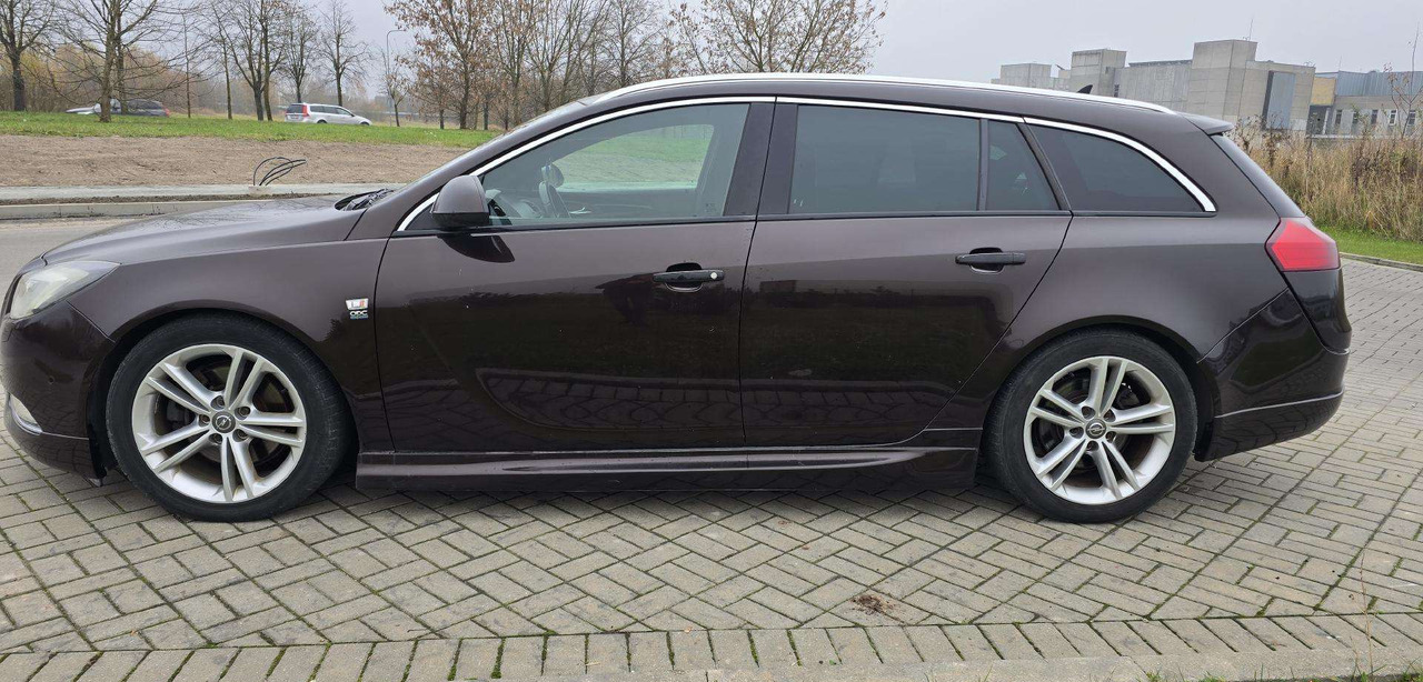Opel Insignia - Makinë me portobagazh: foto 3 Opel Insignia - Makinë me portobagazh: foto 3