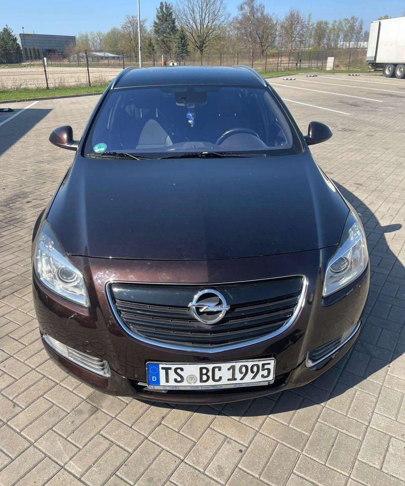 Opel Insignia - Makinë me portobagazh: foto 1 Opel Insignia - Makinë me portobagazh: foto 1
