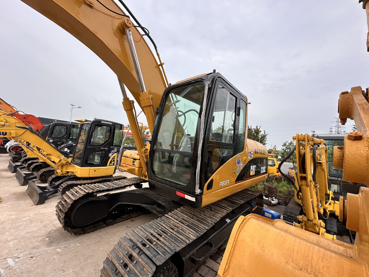 CATERPILLAR 320CL used excavator good condition for sale - Ekskavator me zinxhirë: foto 4 CATERPILLAR 320CL used excavator good condition for sale - Ekskavator me zinxhirë: foto 4