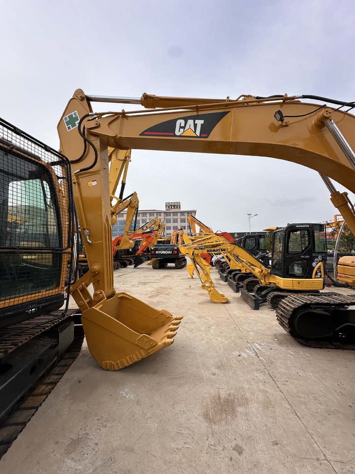 CATERPILLAR 320CL used excavator good condition for sale - Ekskavator me zinxhirë: foto 3 CATERPILLAR 320CL used excavator good condition for sale - Ekskavator me zinxhirë: foto 3