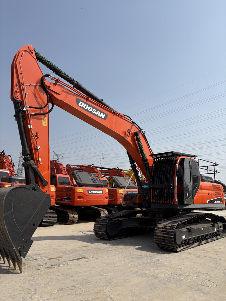 DOOSAN Dx300cl low work hours original excavator - Ekskavator me zinxhirë: foto 3 DOOSAN Dx300cl low work hours original excavator - Ekskavator me zinxhirë: foto 3