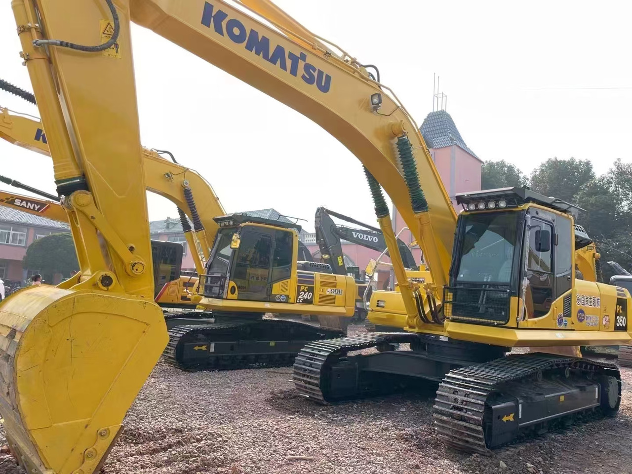 KOMATSU pc350-8 - Ekskavator me zinxhirë: foto 4 KOMATSU pc350-8 - Ekskavator me zinxhirë: foto 4