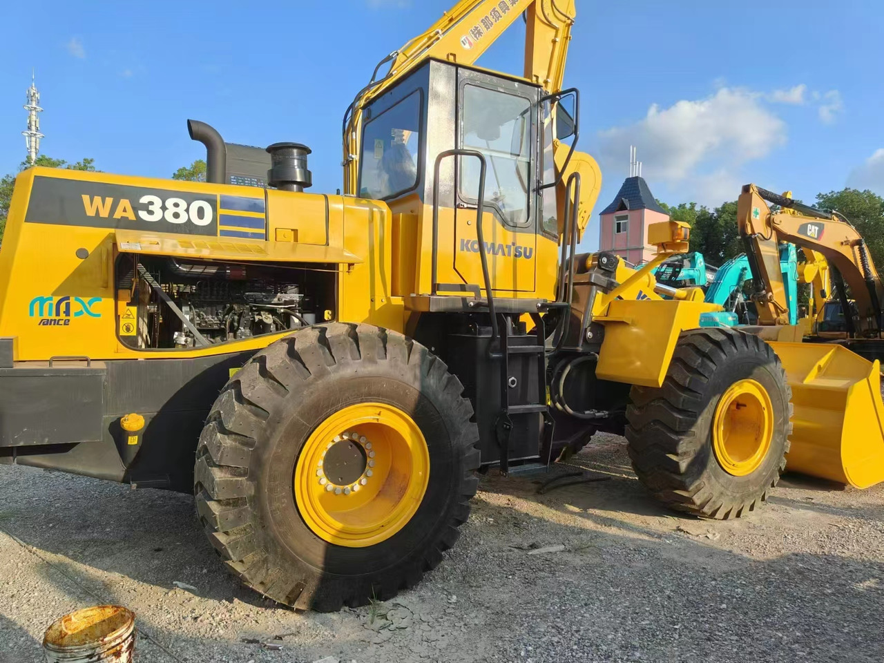 KOMATSU wa380 - Fadrom me goma: foto 1 KOMATSU wa380 - Fadrom me goma: foto 1