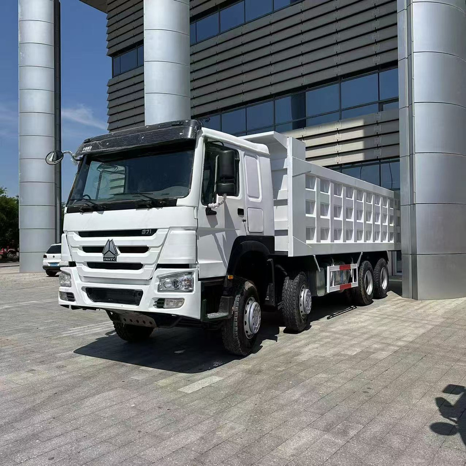 SINOTRUK howo 371 8x4 dump truck - Shkarkues: foto 1 SINOTRUK howo 371 8x4 dump truck - Shkarkues: foto 1